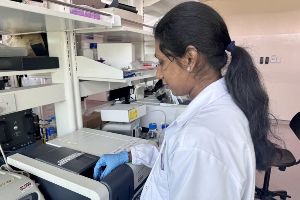 Novel method detects microbial contamination in cell cultures | MIT News Novel method detects microbial contamination in cell cultures | MIT News