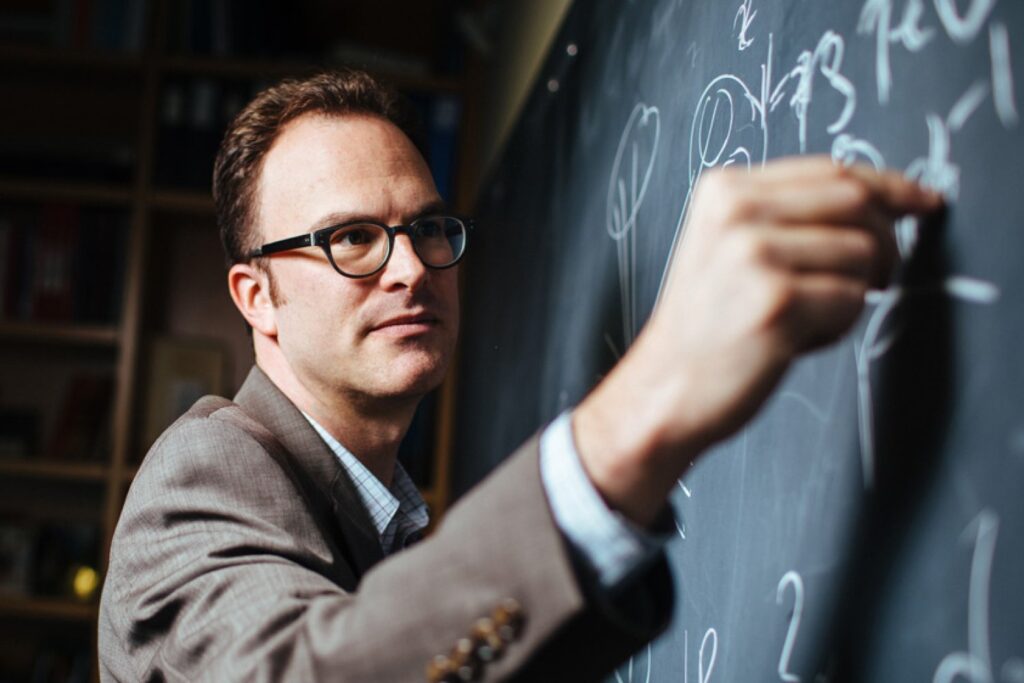 Jesse Thaler named director of the Laboratory for Nuclear Science | MIT News Jesse Thaler named director of the Laboratory for Nuclear Science | MIT News